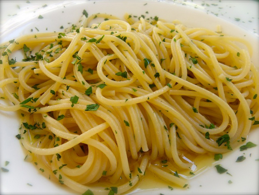 Spaghetti con la colatura di alici di Cetara - Ricette di cucina 